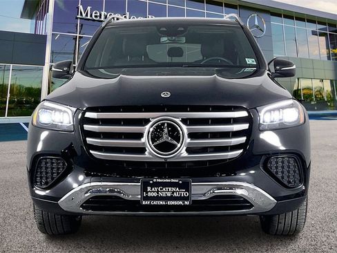Used 2026 Mercedes-Benz GLS 450 4MATIC image 3