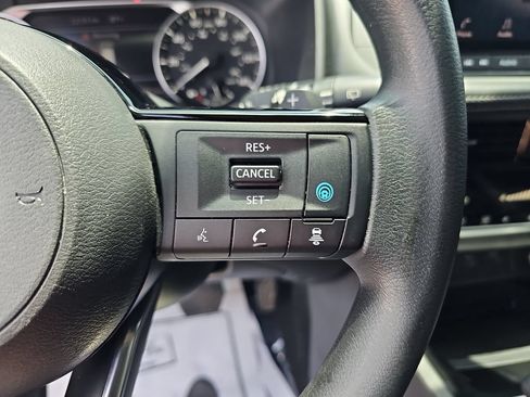 Used 2021 Nissan Rogue SV FWD image 18