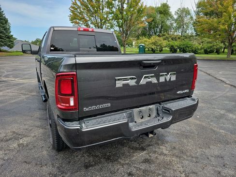 Used 2025 RAM 2500 Laramie AWD/4WD image 3