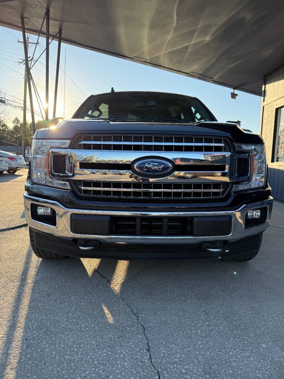 Used 2019 Ford F150 XLT w/ Equipment Group 302A Luxury AWD/4WD image 2