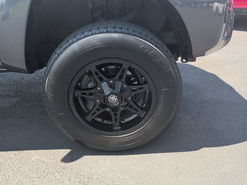 Used 2014 Toyota Tacoma PreRunner w/ SR5 Package RWD image 39