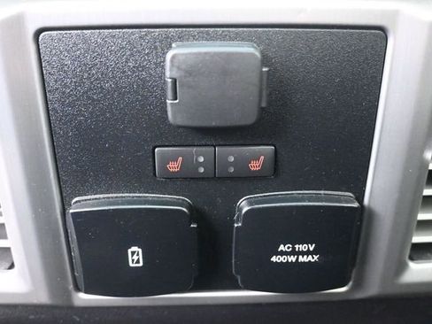 Used 2017 Ford F150 Platinum w/ Equipment Group 701A Luxury AWD/4WD image 21