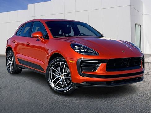 Used 2025 Porsche Macan image 9