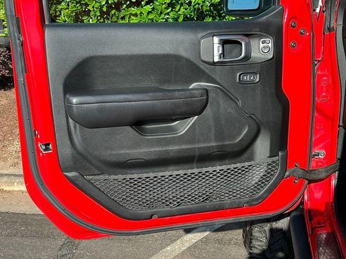 Used 2020 Jeep Gladiator Rubicon image 24