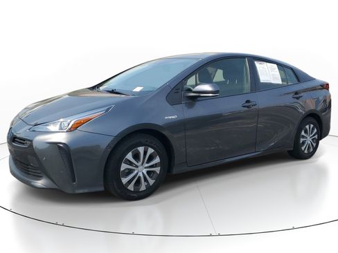 Used 2022 Toyota Prius LE image 4