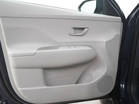 Used 2025 Hyundai Kona SEL AWD/4WD image 18