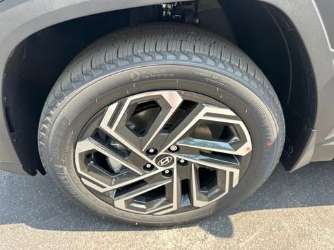 New 2025 Hyundai Tucson Limited image 42