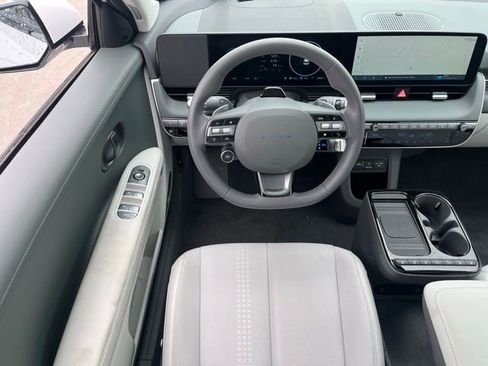 Used 2025 Hyundai Ioniq 5 Limited image 11