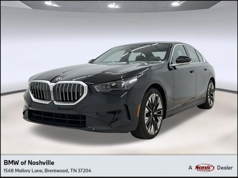Used 2025 BMW 530i RWD image 1