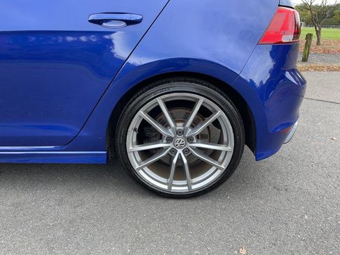 Used 2017 Volkswagen Golf 4-Door image 39