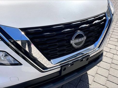 Used 2023 Nissan Rogue SV image 31