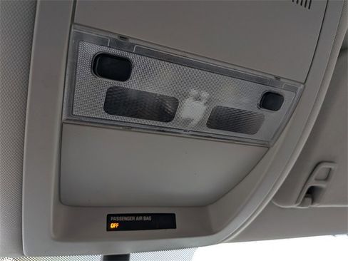 Used 2010 Chevrolet Avalanche LT image 26