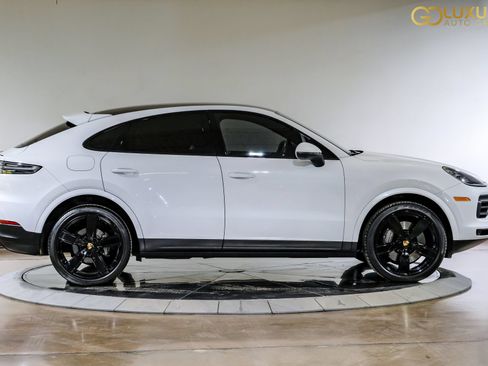 Used 2022 Porsche Cayenne S AWD/4WD image 9