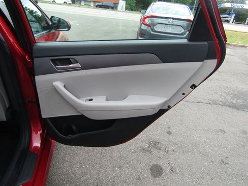 Used 2018 Hyundai Sonata SE FWD image 20