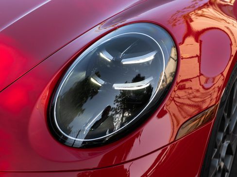 Used 2025 Porsche 911 Carrera RWD image 19