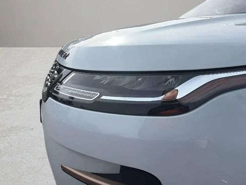 Used 2020 Land Rover Range Rover Evoque R-Dynamic S image 18