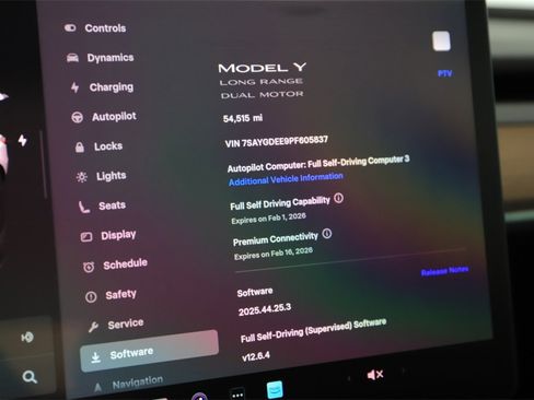 Used 2023 Tesla Model Y Long Range image 26