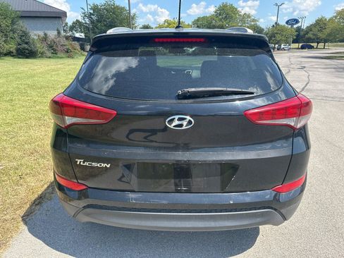 Used 2016 Hyundai Tucson SE w/ Option Group 02 FWD image 11
