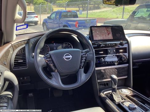 Used 2024 Nissan Armada Platinum w/ Captain's Chairs Package RWD image 12
