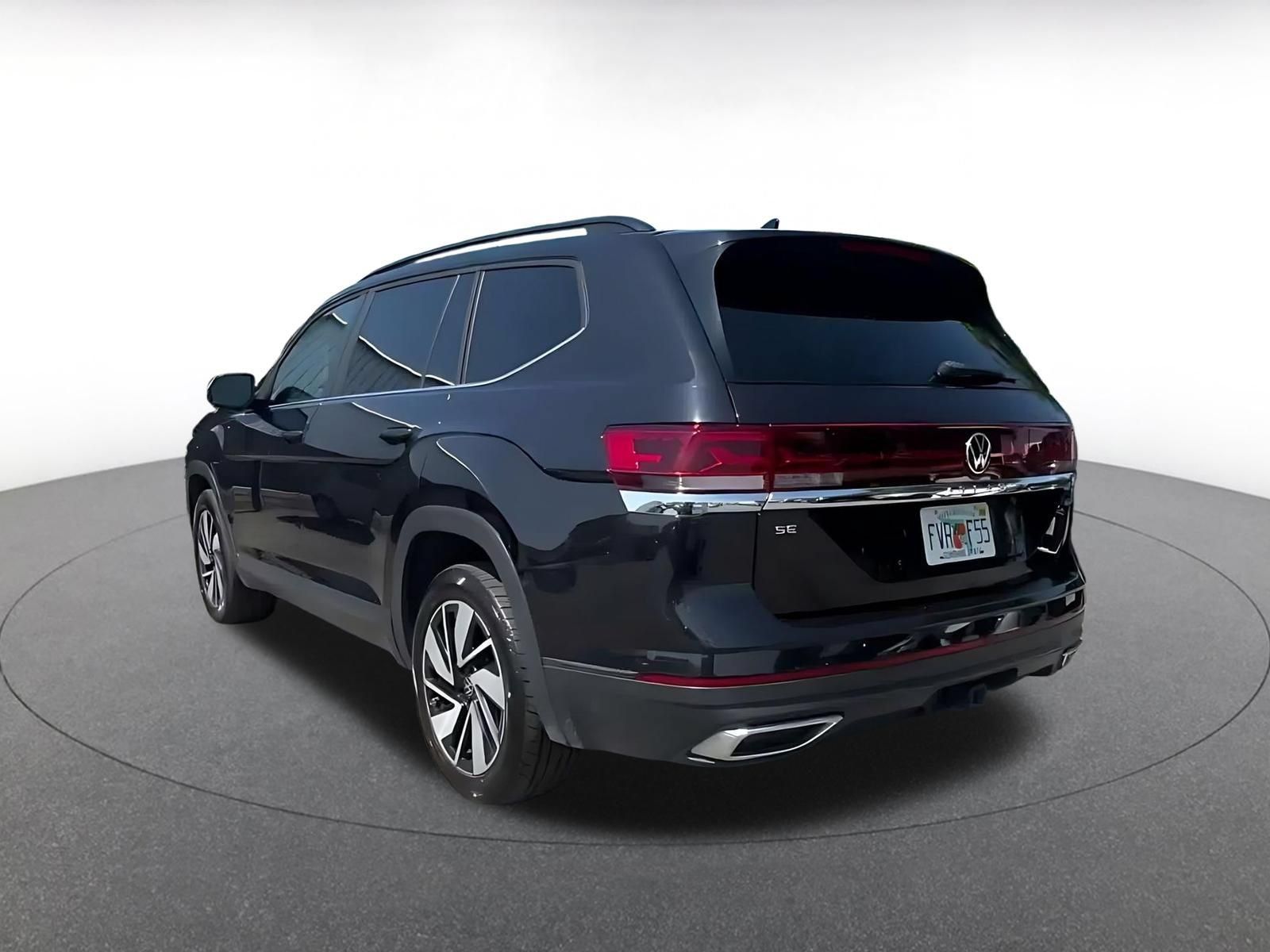 Used 2024 Volkswagen Atlas SE AWD/4WD image 10