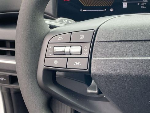 New 2025 Kia K4 LX image 32