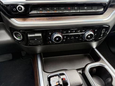 Used 2022 GMC Sierra 1500 SLT w/ SLT Premium Plus Package image 22