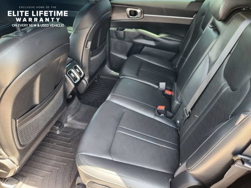 Used 2025 Kia Sorento S w/ Panoramic Sunroof Package FWD image 30