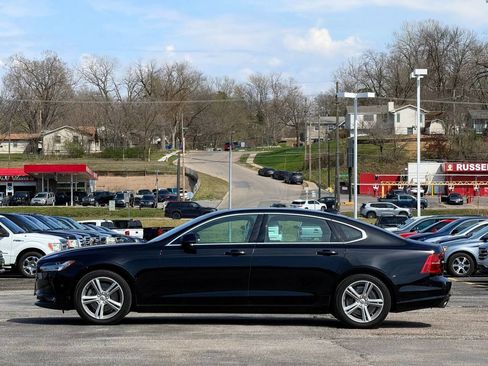 Used 2018 Volvo S90 T5 Momentum w/ Convenience Package image 6