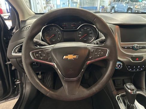 Used 2016 Chevrolet Cruze LT image 12