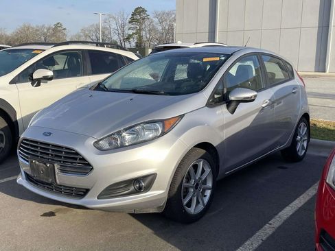 Used 2019 Ford Fiesta SE w/ Equipment Group 201A image 2