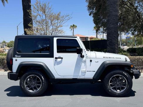 Used 2018 Jeep Wrangler Rubicon w/ Power Convenience Group AWD/4WD image 36