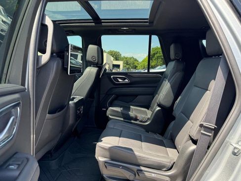 Used 2023 Chevrolet Tahoe Z71 w/ Luxury Package AWD/4WD image 12
