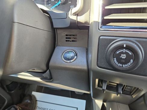 Used 2021 Ford Expedition XLT image 21