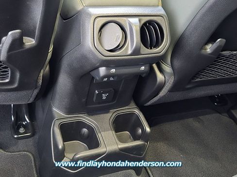 Used 2025 Jeep Gladiator Mojave AWD/4WD image 19