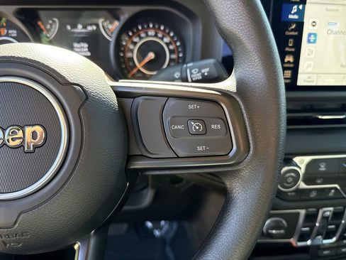 New 2026 Jeep Gladiator Sport image 23