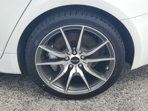 Used 2025 Genesis G70 2.5T RWD image 8