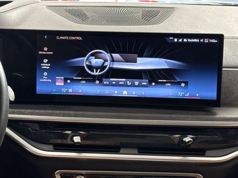 Used 2024 BMW X7 xDrive40i w/ Executive Package image 21