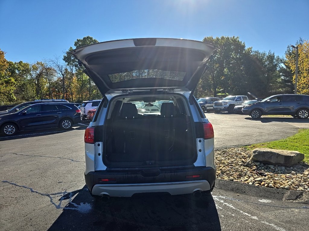 Used 2018 GMC Acadia SLE w/ LPO, Floor Liner Package AWD/4WD image 32