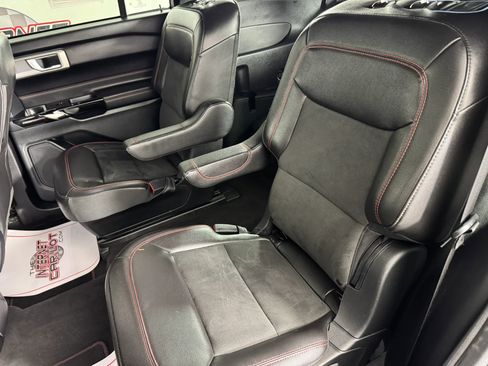 Used 2022 Ford Explorer ST-Line AWD/4WD image 37