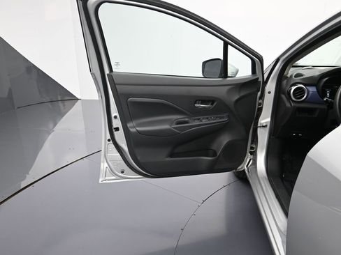 Used 2023 Nissan Versa SV image 10