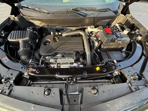 Certified 2025 Chevrolet Equinox LT w/ Convenience Package II image 18