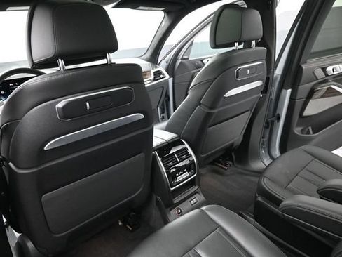 Used 2025 BMW X7 M60i AWD/4WD image 21