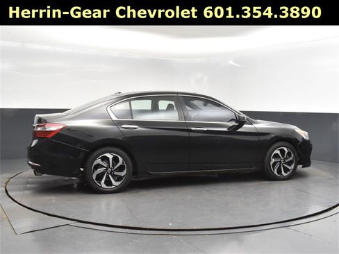 Used 2017 Honda Accord EX-L image 8