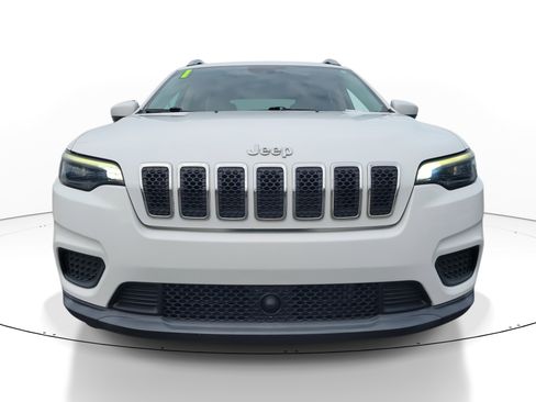 Used 2021 Jeep Cherokee Latitude image 2