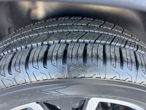 Used 2019 Honda Pilot Touring image 17