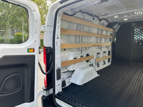 Used 2025 Ford Transit 250 Low Roof w/ Exterior Upgrade Package RWD image 31