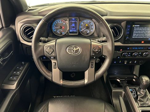 Used 2019 Toyota Tacoma TRD Sport image 26