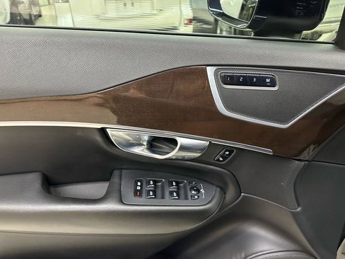 Used 2019 Volvo XC90 T5 Momentum w/ Protection Package Premier image 19