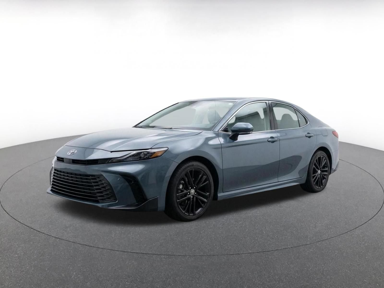 Used 2026 Toyota Camry SE FWD image 3