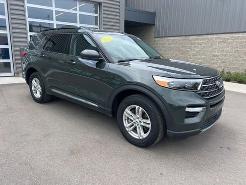 Used 2023 Ford Explorer XLT w/ Equipment Group 202A AWD/4WD image 3